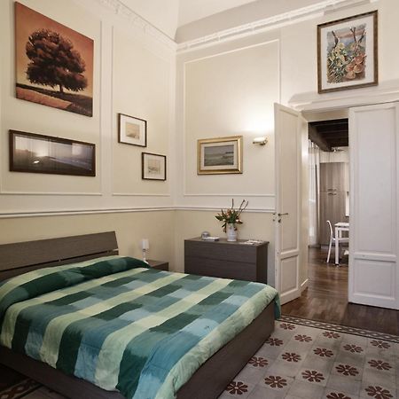Trilocale Al Politeama - Zyz Apartment ปาแลร์โม ภายนอก รูปภาพ