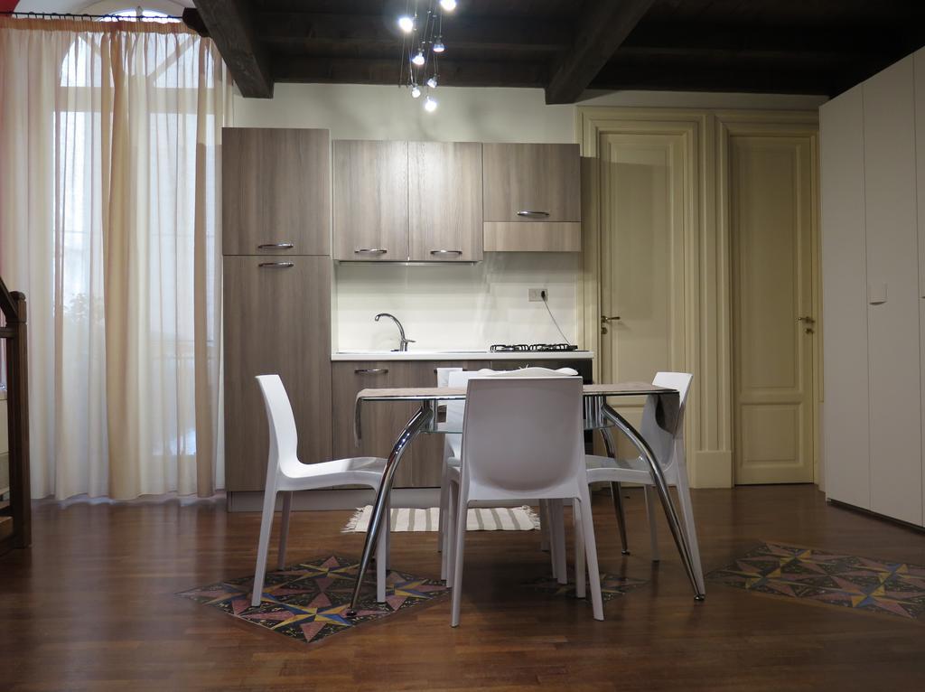 Trilocale Al Politeama - Zyz Apartment ปาแลร์โม ภายนอก รูปภาพ