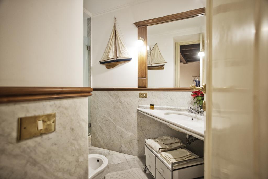 Trilocale Al Politeama - Zyz Apartment ปาแลร์โม ภายนอก รูปภาพ